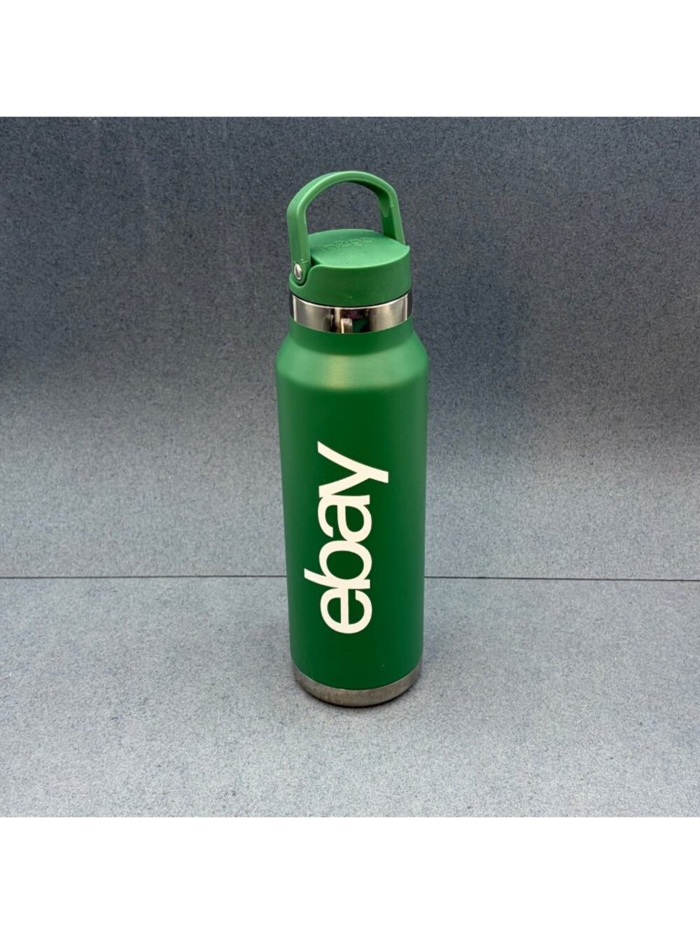 H2Go Voyager Green Stainless Steel Water Bottle Logo 25 Oz Vacuum Insulated